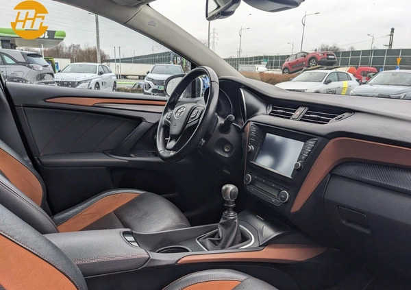 Toyota Avensis cena 49500 przebieg: 95676, rok produkcji 2015 z Przecław małe 56
